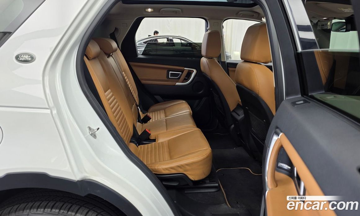 Land Rover Discovery Sport 1st Gen фото 12