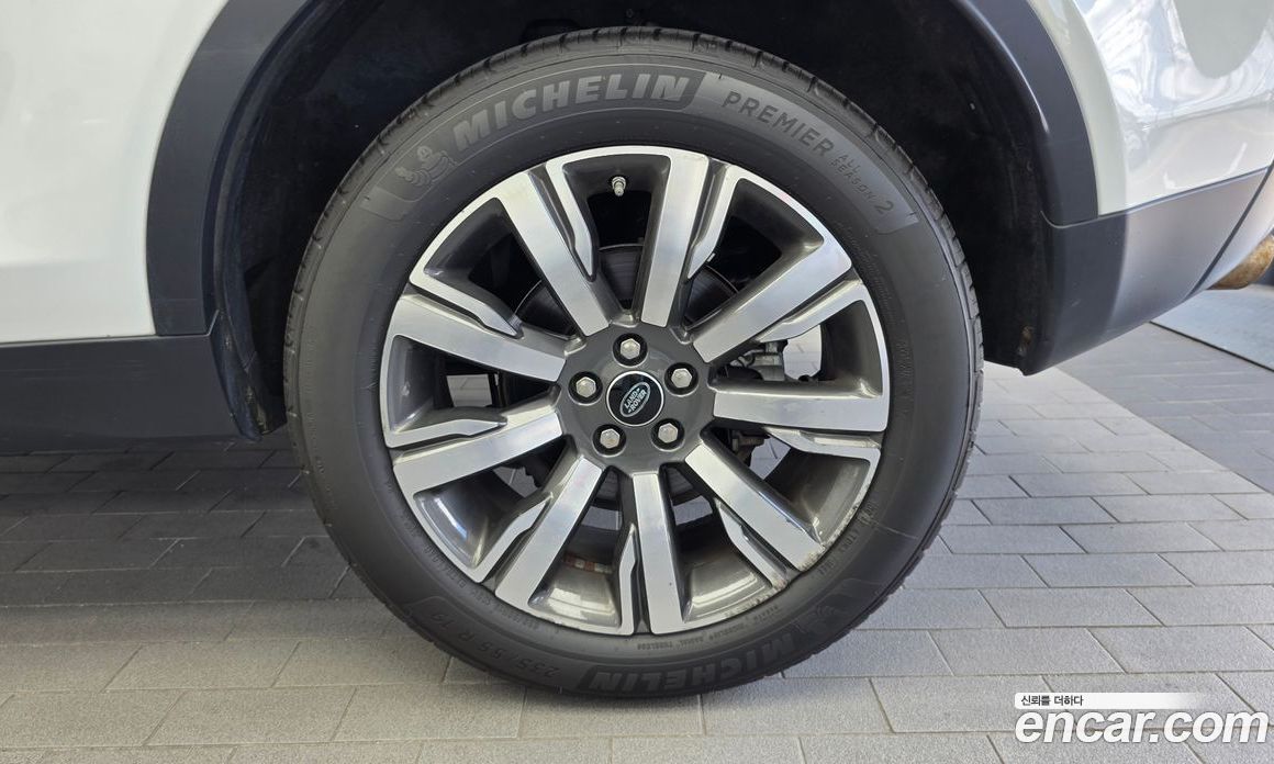 Land Rover Discovery Sport 1st Gen фото 21