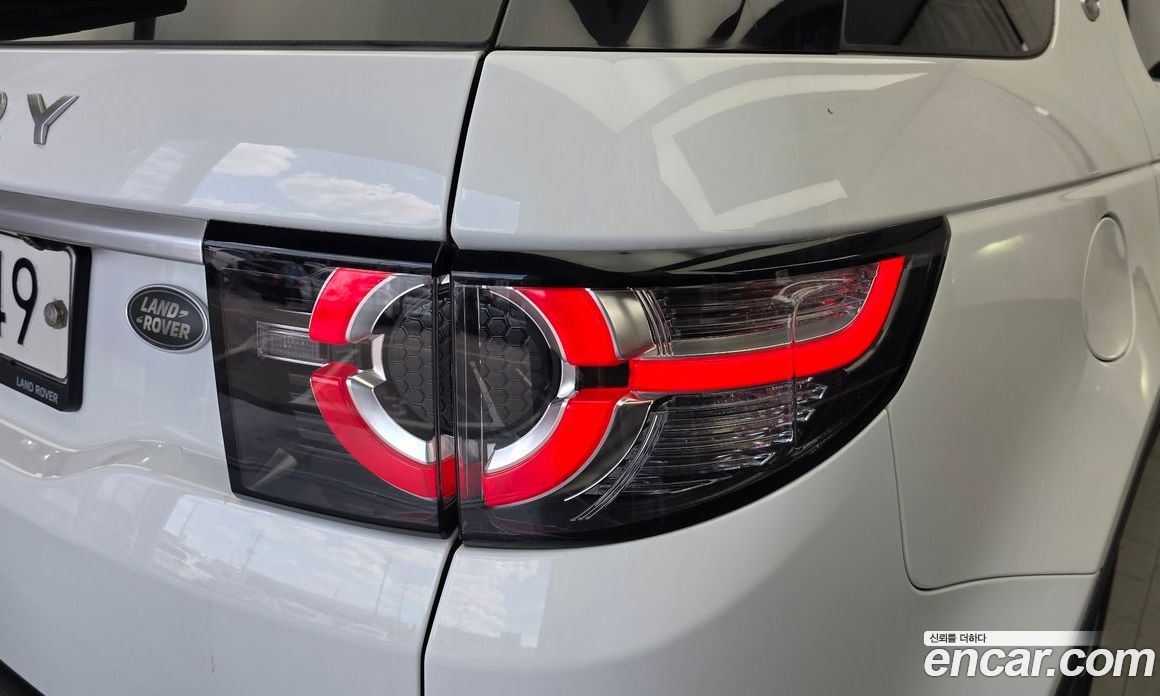 Land Rover Discovery Sport 1st Gen фото 23