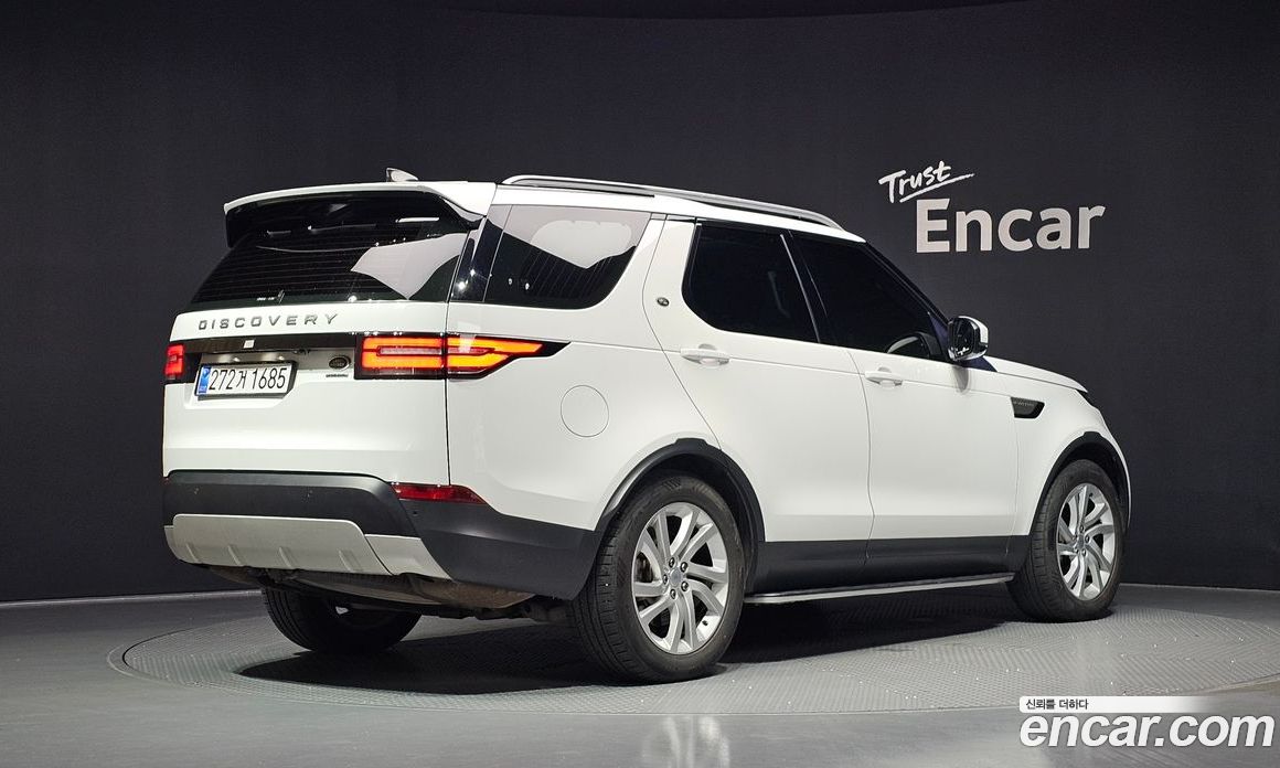 Land Rover Discovery 5 фото 2