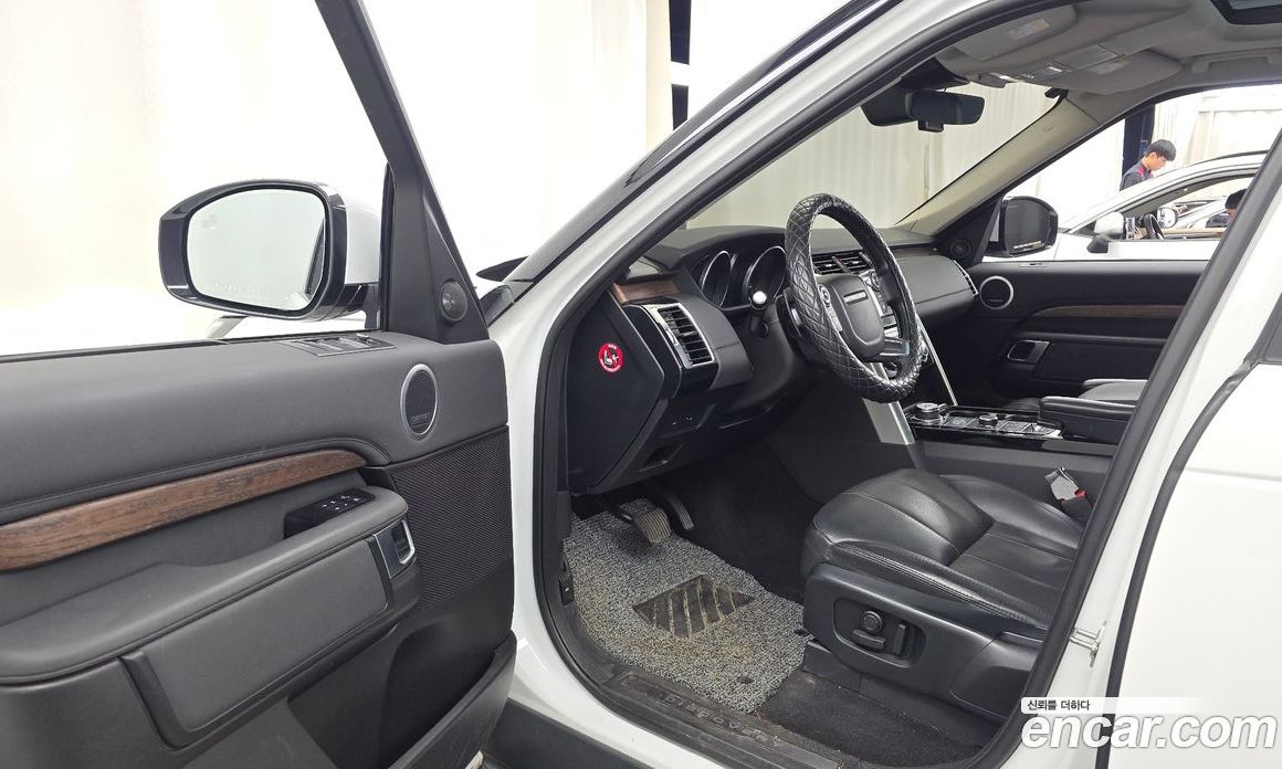 Land Rover Discovery 5 фото 10