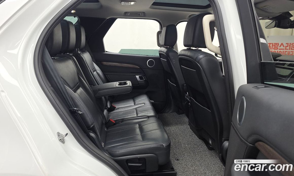 Land Rover Discovery 5 фото 12