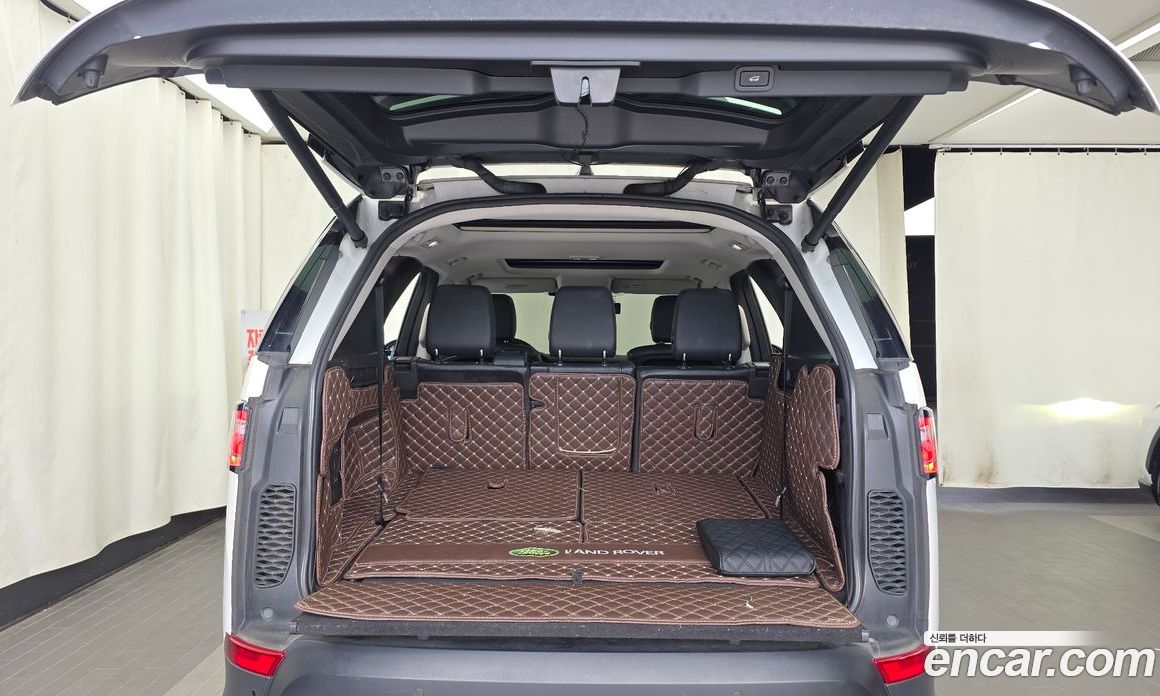 Land Rover Discovery 5 фото 20