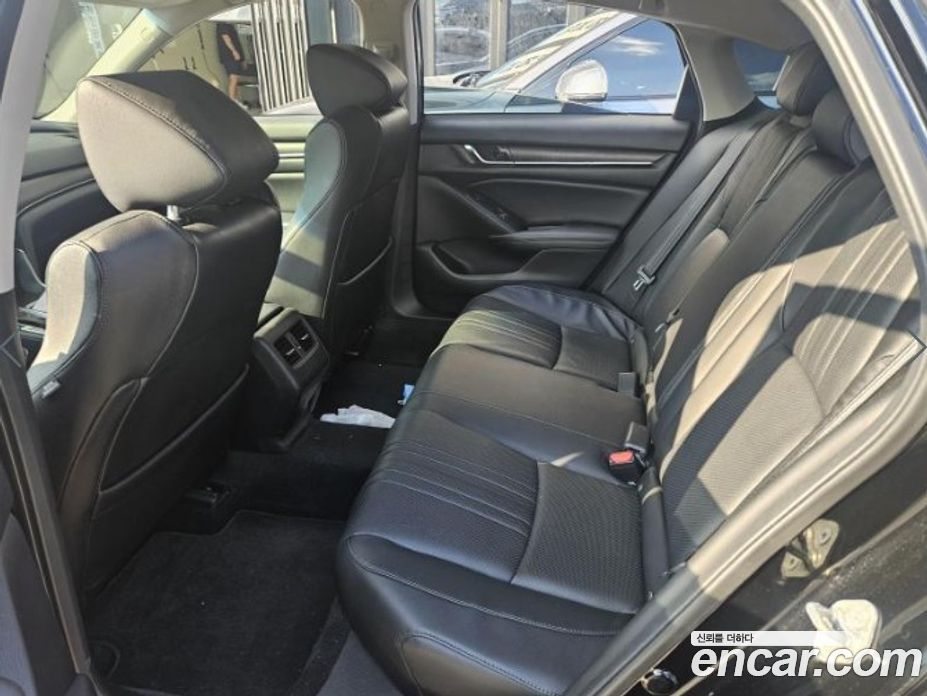 Honda Accord 10th Gen фото 6