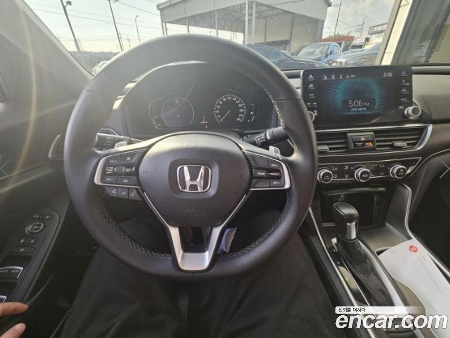 Honda Accord 10th Gen фото 7