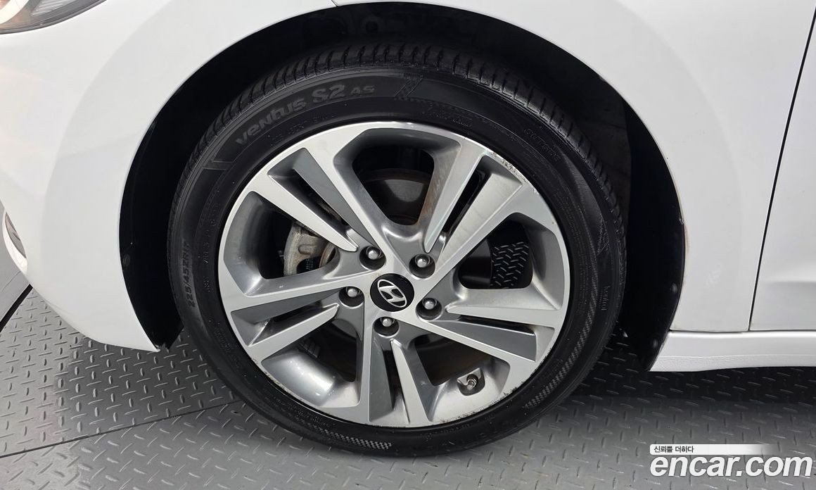 Hyundai Avante (AD) 6th Gen фото 5
