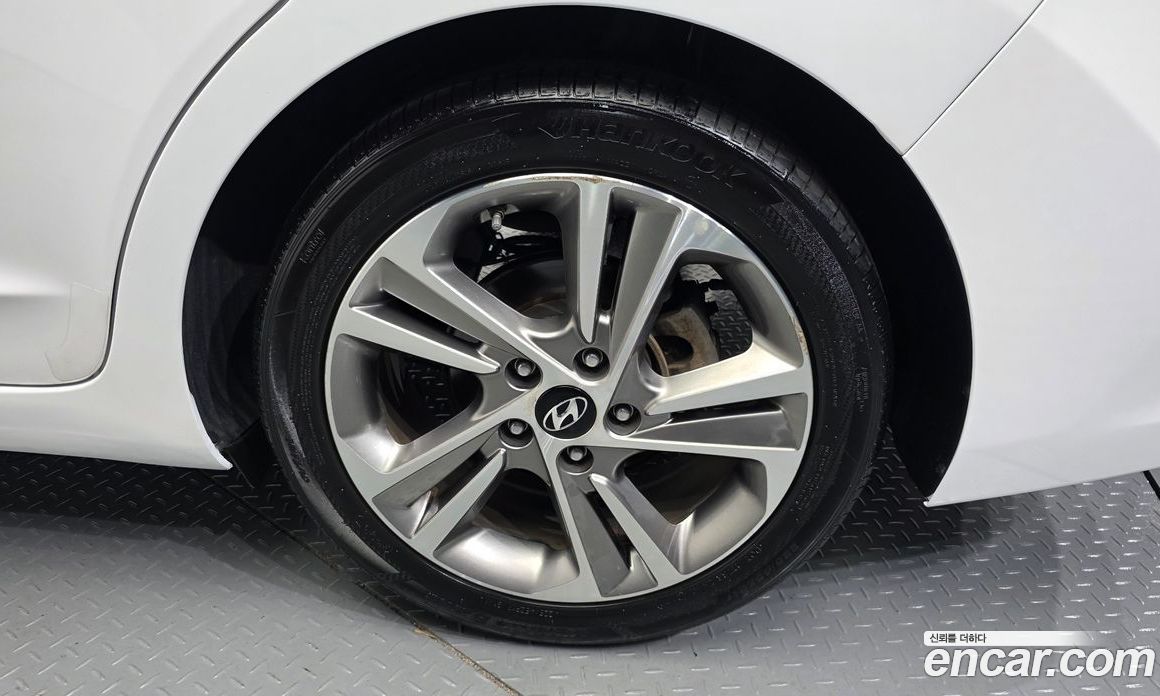 Hyundai Avante (AD) 6th Gen фото 21