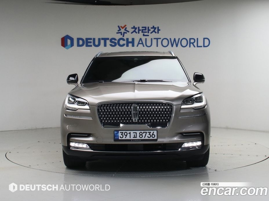 Lincoln Aviator 2nd Gen фото 3