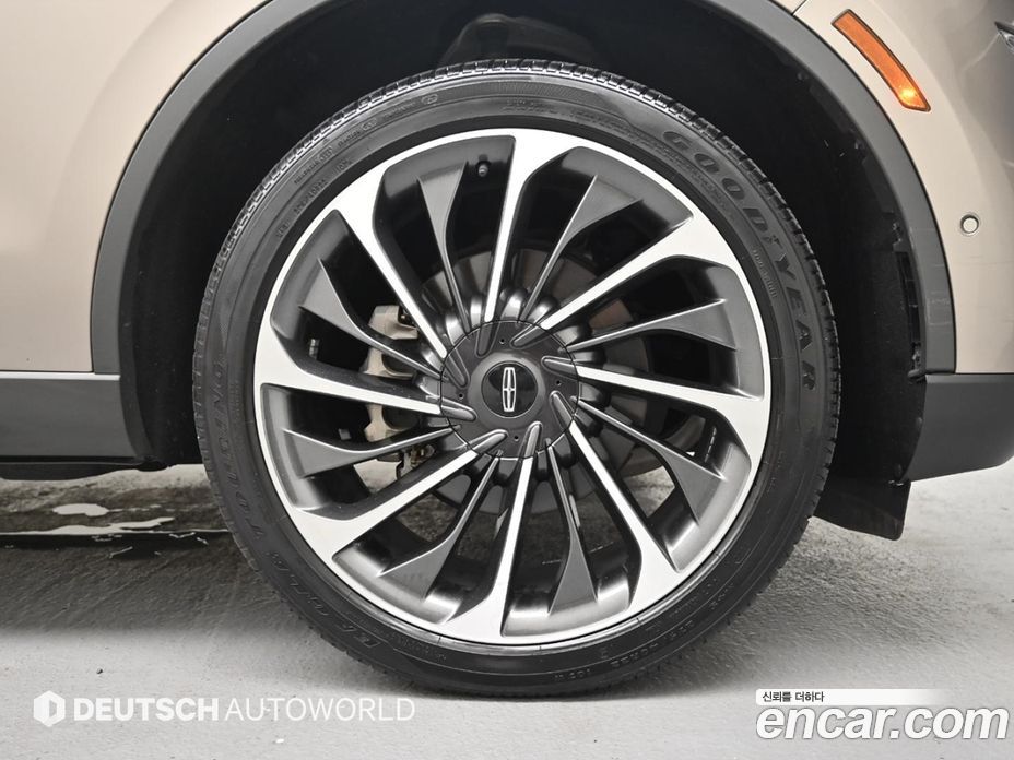 Lincoln Aviator 2nd Gen фото 5