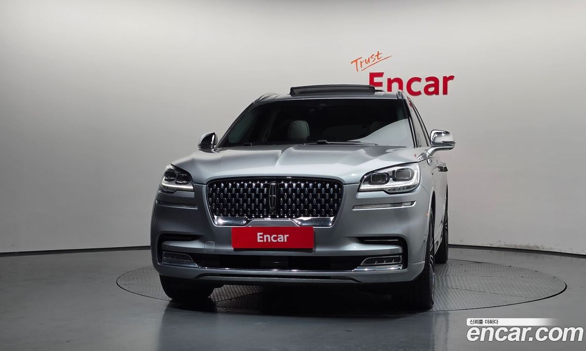 Lincoln Aviator 2nd Gen фото 3