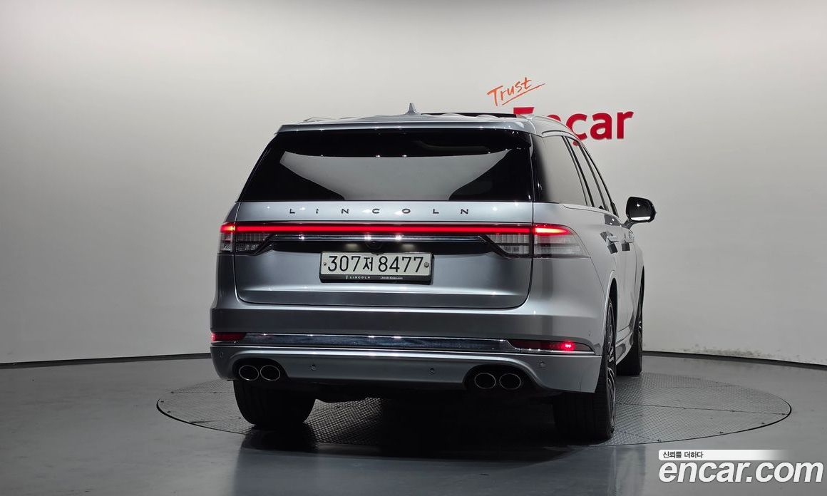 Lincoln Aviator 2nd Gen фото 4