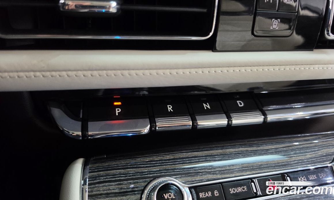 Lincoln Aviator 2nd Gen фото 9