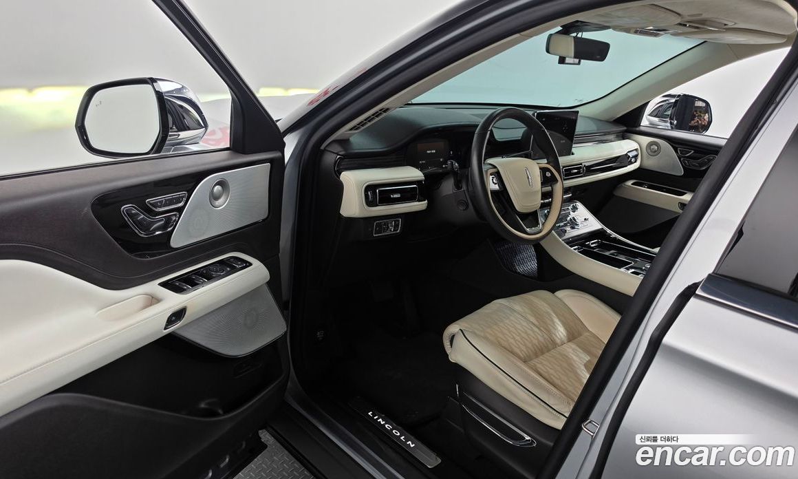 Lincoln Aviator 2nd Gen фото 10
