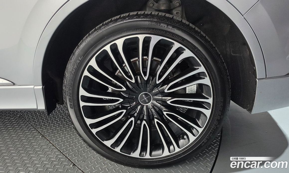 Lincoln Aviator 2nd Gen фото 21