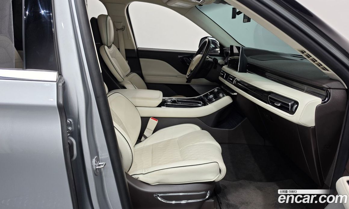 Lincoln Aviator 2nd Gen фото 26