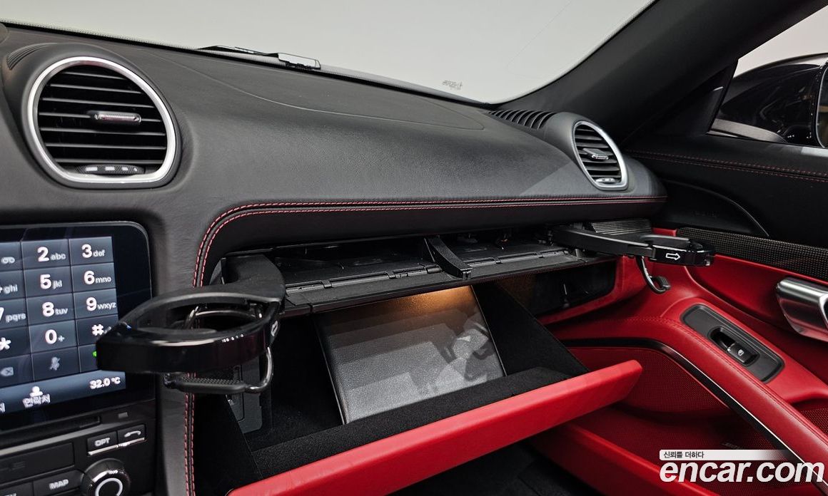 Porsche 718 Boxster фото 32