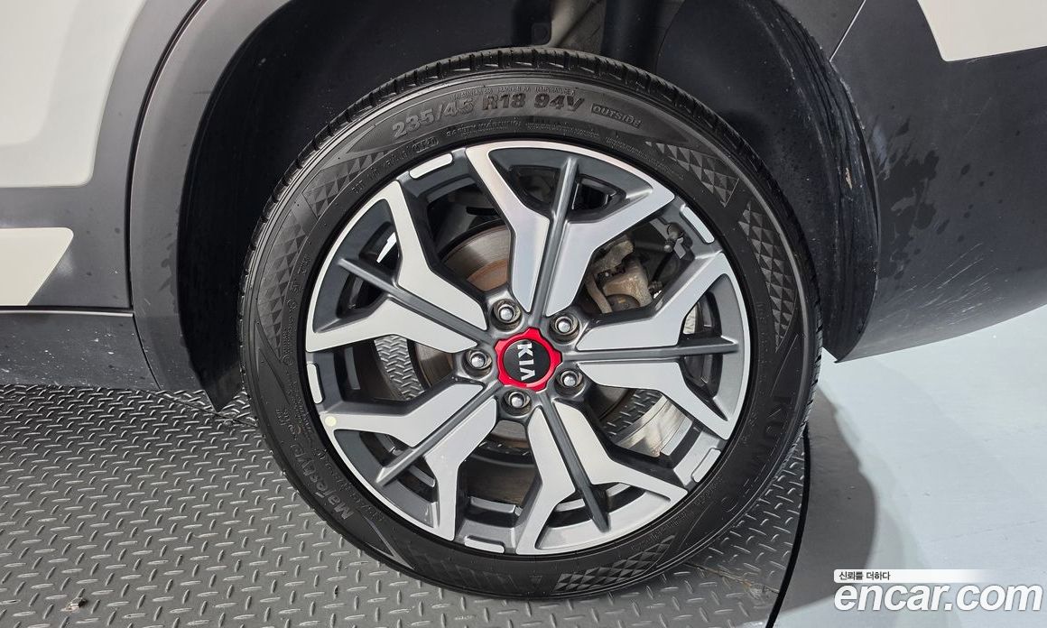 Kia Seltos фото 21