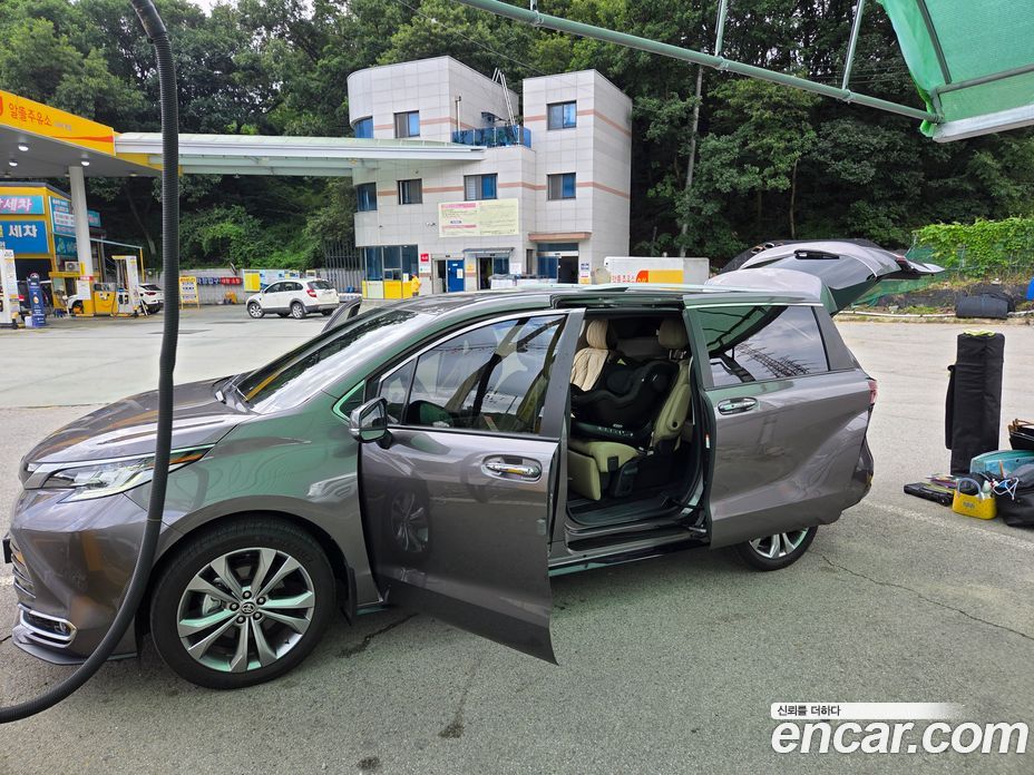 Toyota Sienna 4th Gen фото 9
