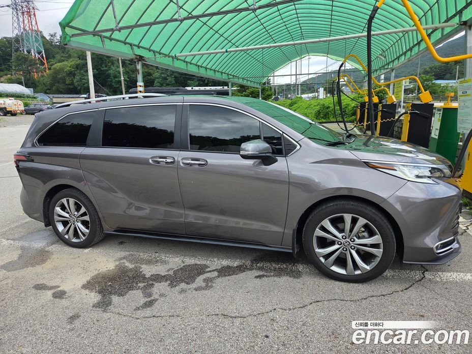 Toyota Sienna 4th Gen фото 12