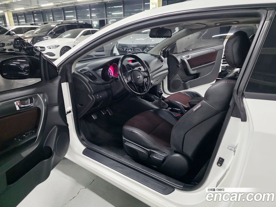 Kia Forte Koup фото 7