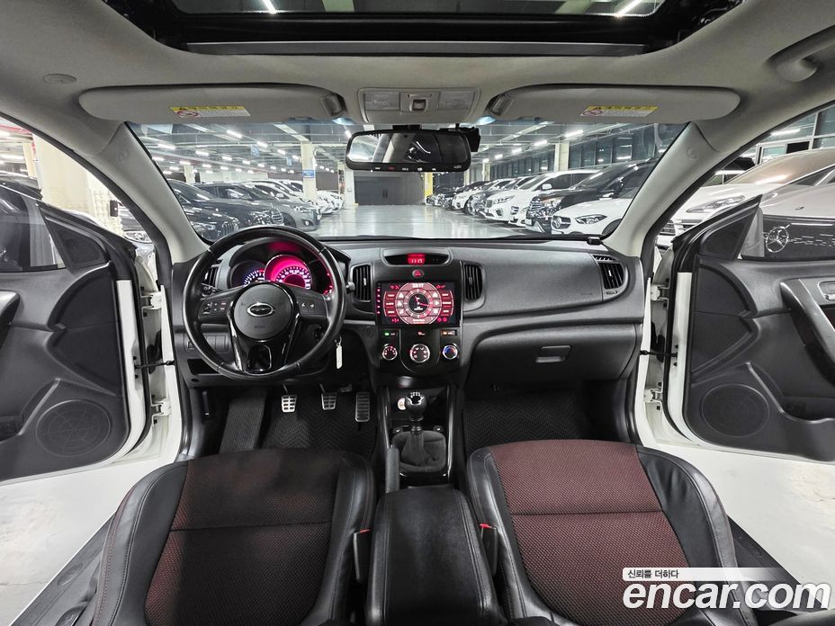 Kia Forte Koup фото 9