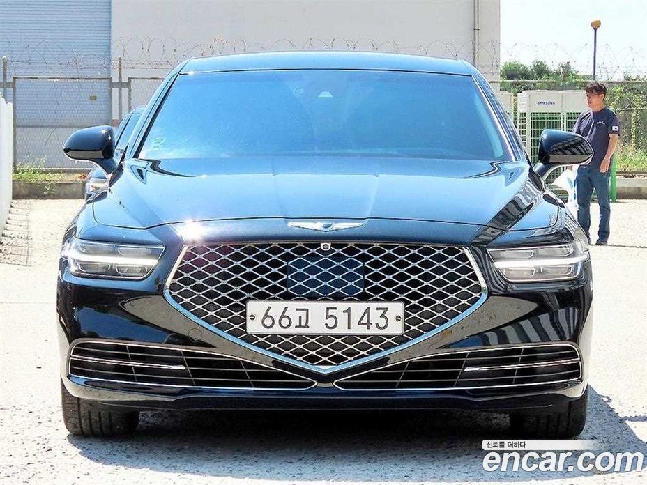 Genesis G90