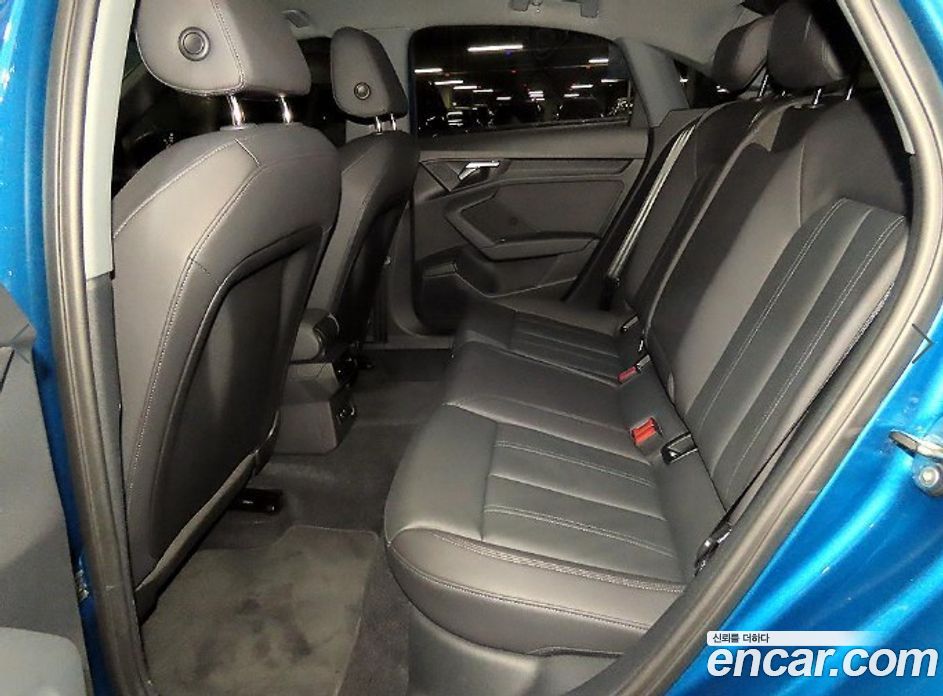 Audi A3 (8Y) фото 7