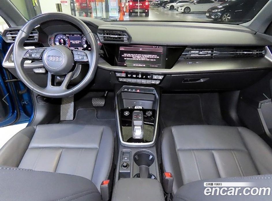 Audi A3 (8Y) фото 10