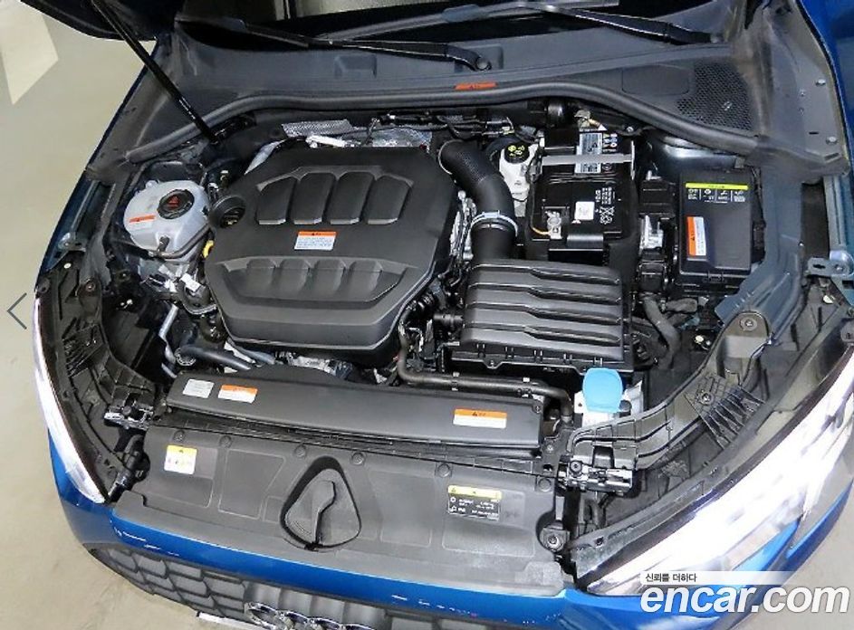 Audi A3 (8Y) фото 17