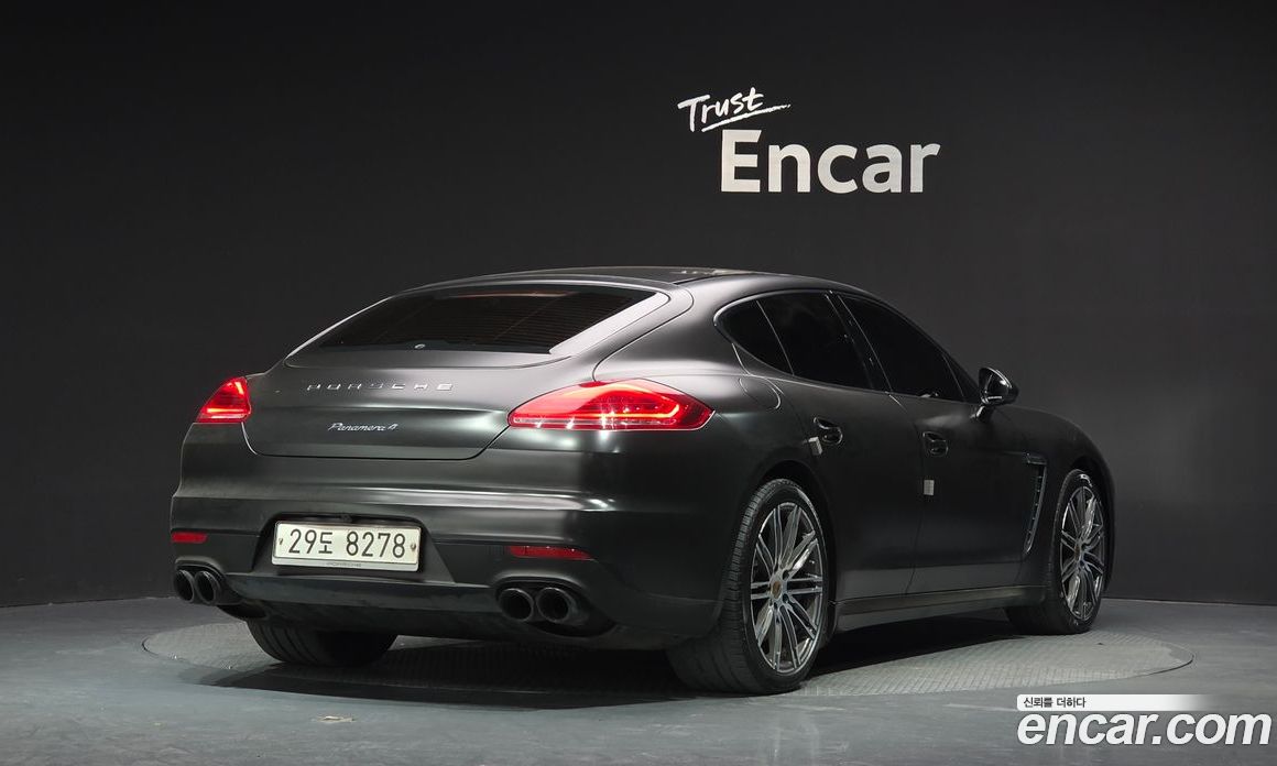 Porsche Panamera фото 2
