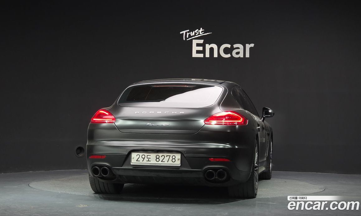 Porsche Panamera фото 4