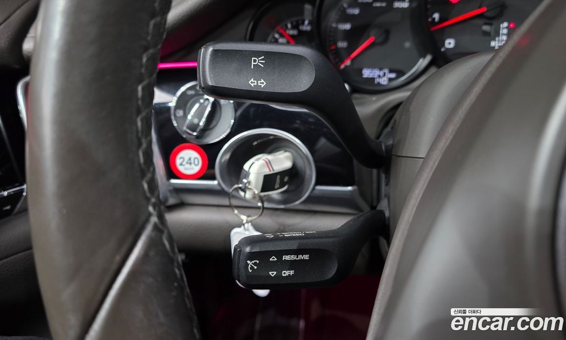 Porsche Panamera фото 15