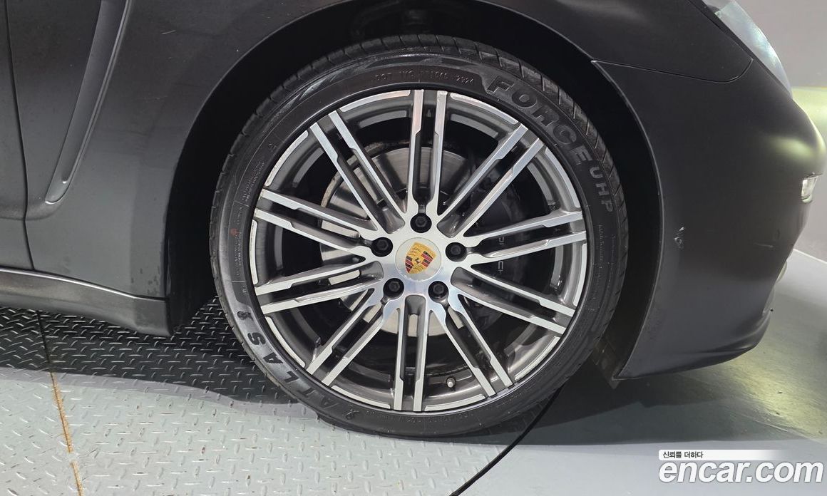 Porsche Panamera фото 21