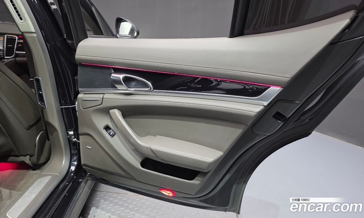 Porsche Panamera фото 25