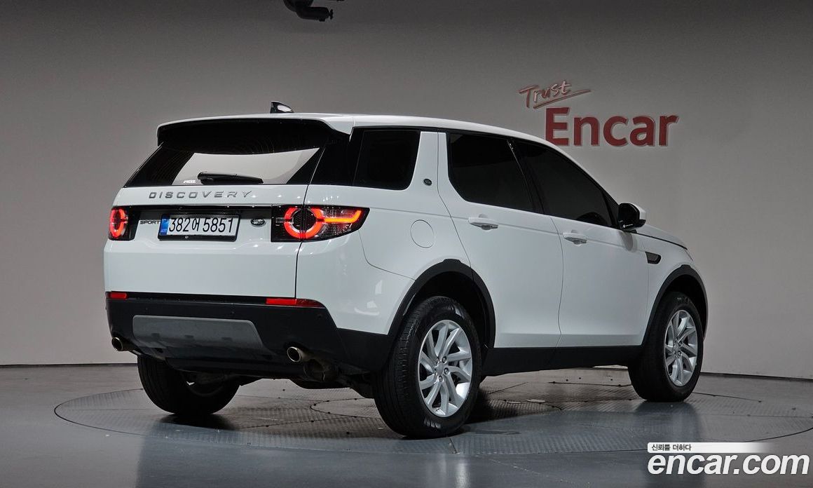 Land Rover Discovery Sport 1st Gen фото 2