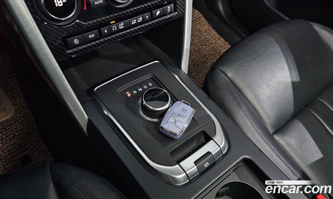 Land Rover Discovery Sport 1st Gen фото 9