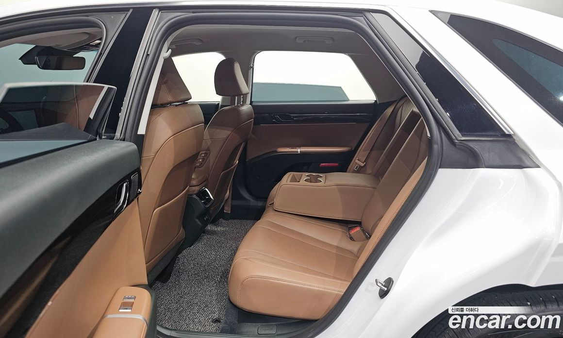 Hyundai Grandeur (GN7) фото 11