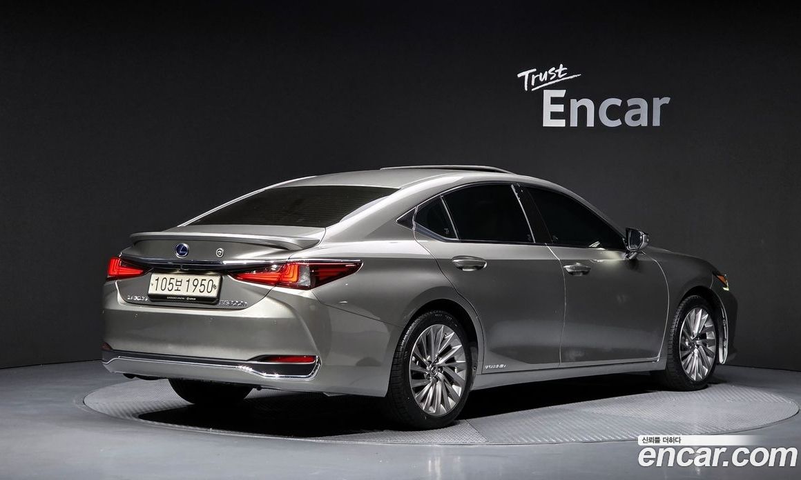 Lexus ES300h 7th Gen фото 2