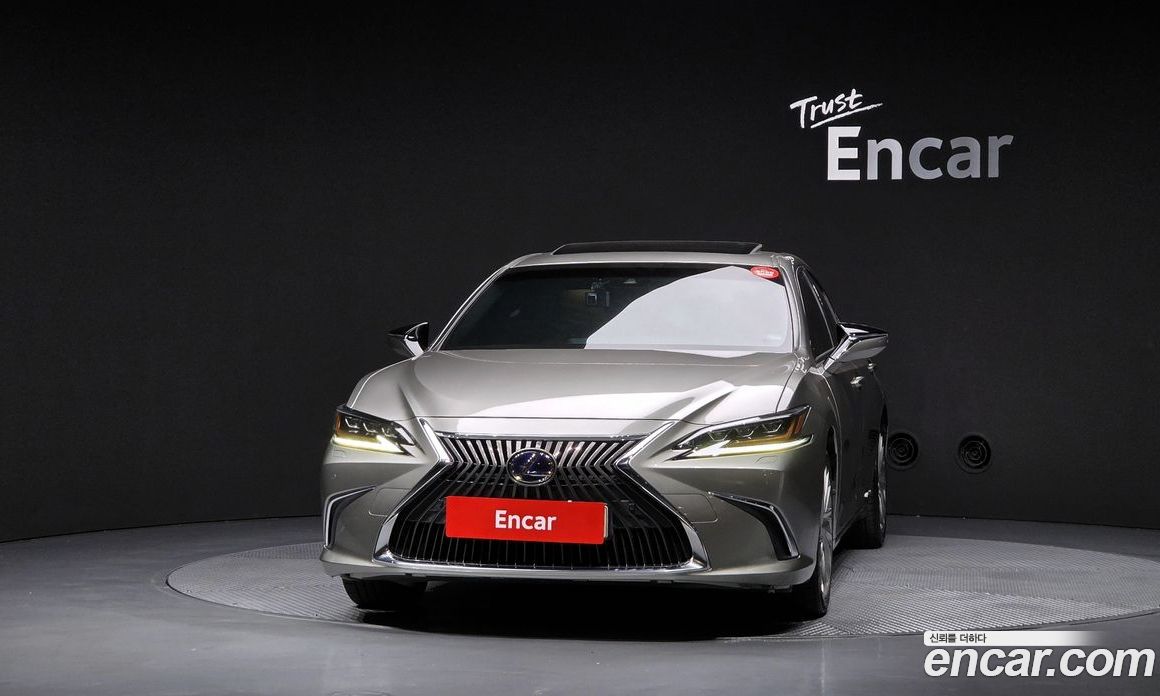 Lexus ES300h 7th Gen фото 3