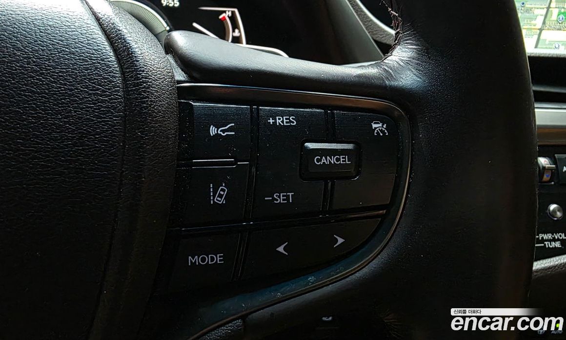 Lexus ES300h 7th Gen фото 19