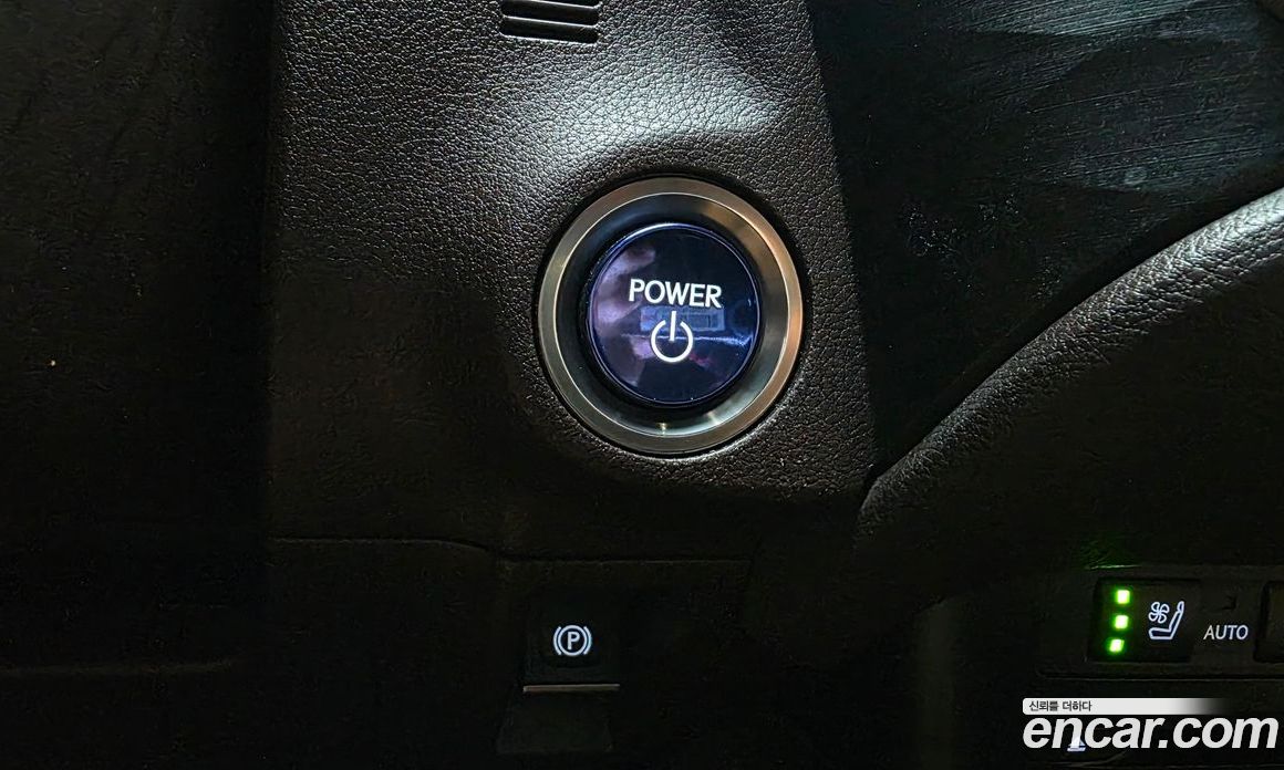 Lexus ES300h 7th Gen фото 29