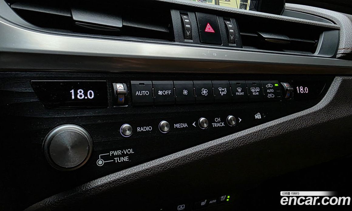 Lexus ES300h 7th Gen фото 31