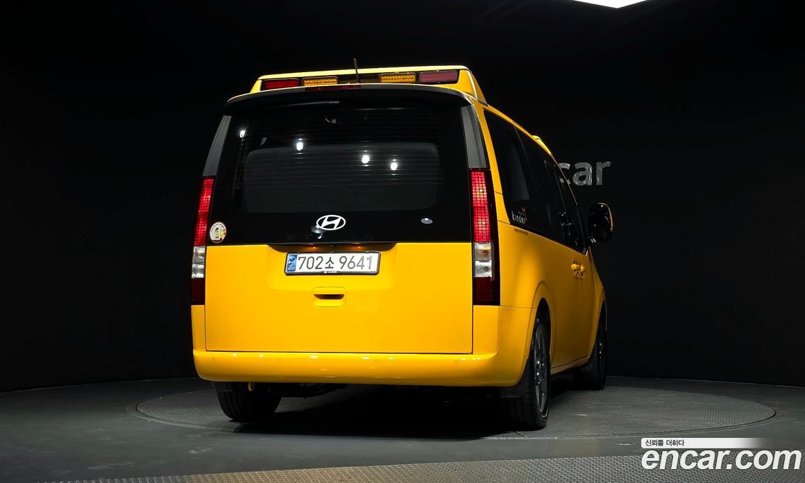 Hyundai Staria фото 4