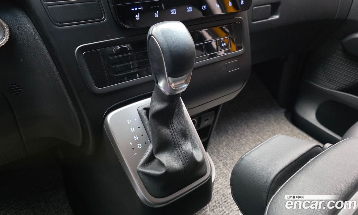 Hyundai Staria фото 9