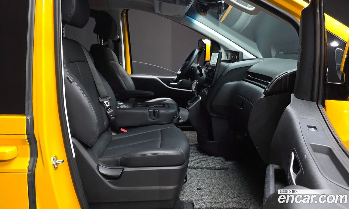 Hyundai Staria фото 12
