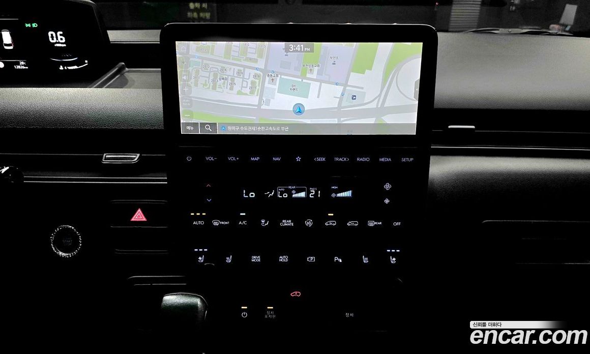 Hyundai Staria фото 15
