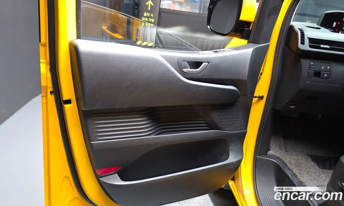 Hyundai Staria фото 25