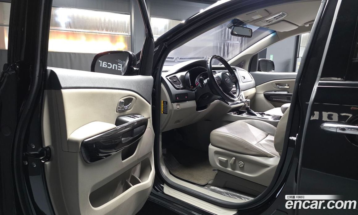 Kia Carnival 3rd Gen Restyling фото 10