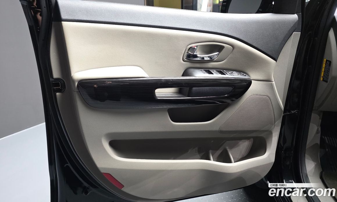 Kia Carnival 3rd Gen Restyling фото 24