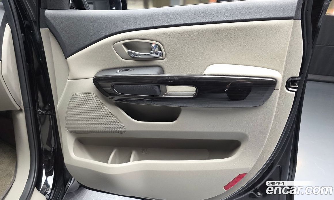 Kia Carnival 3rd Gen Restyling фото 25